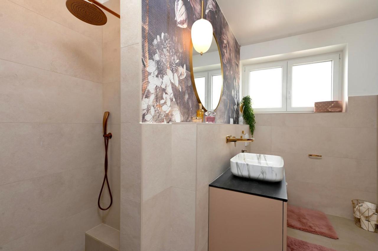 S Design Apartment Zadar Eksteriør billede