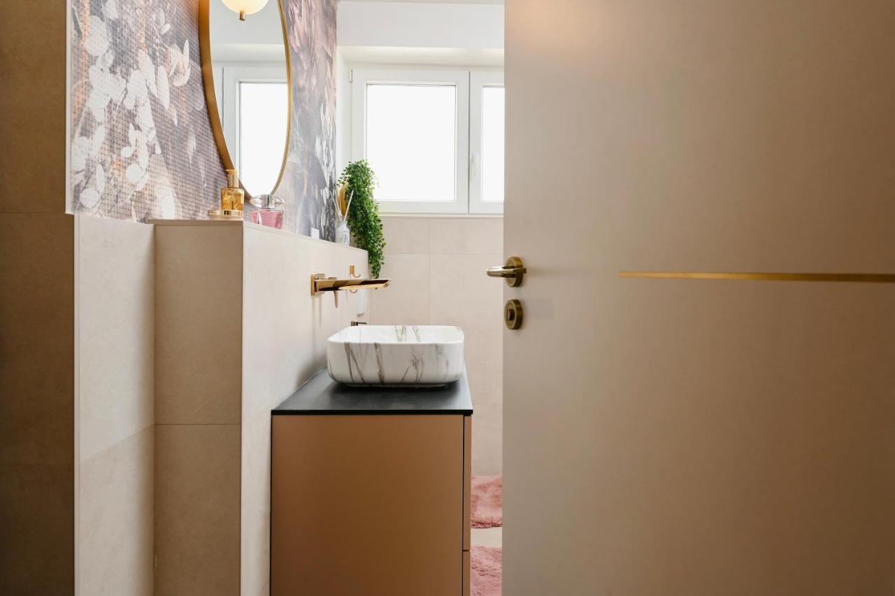 S Design Apartment Zadar Eksteriør billede